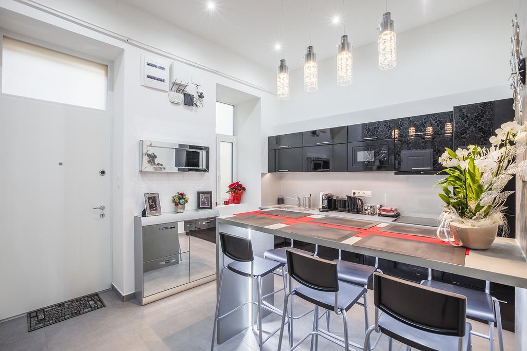 Opera Luxory Suite Budapest Ngoại thất bức ảnh